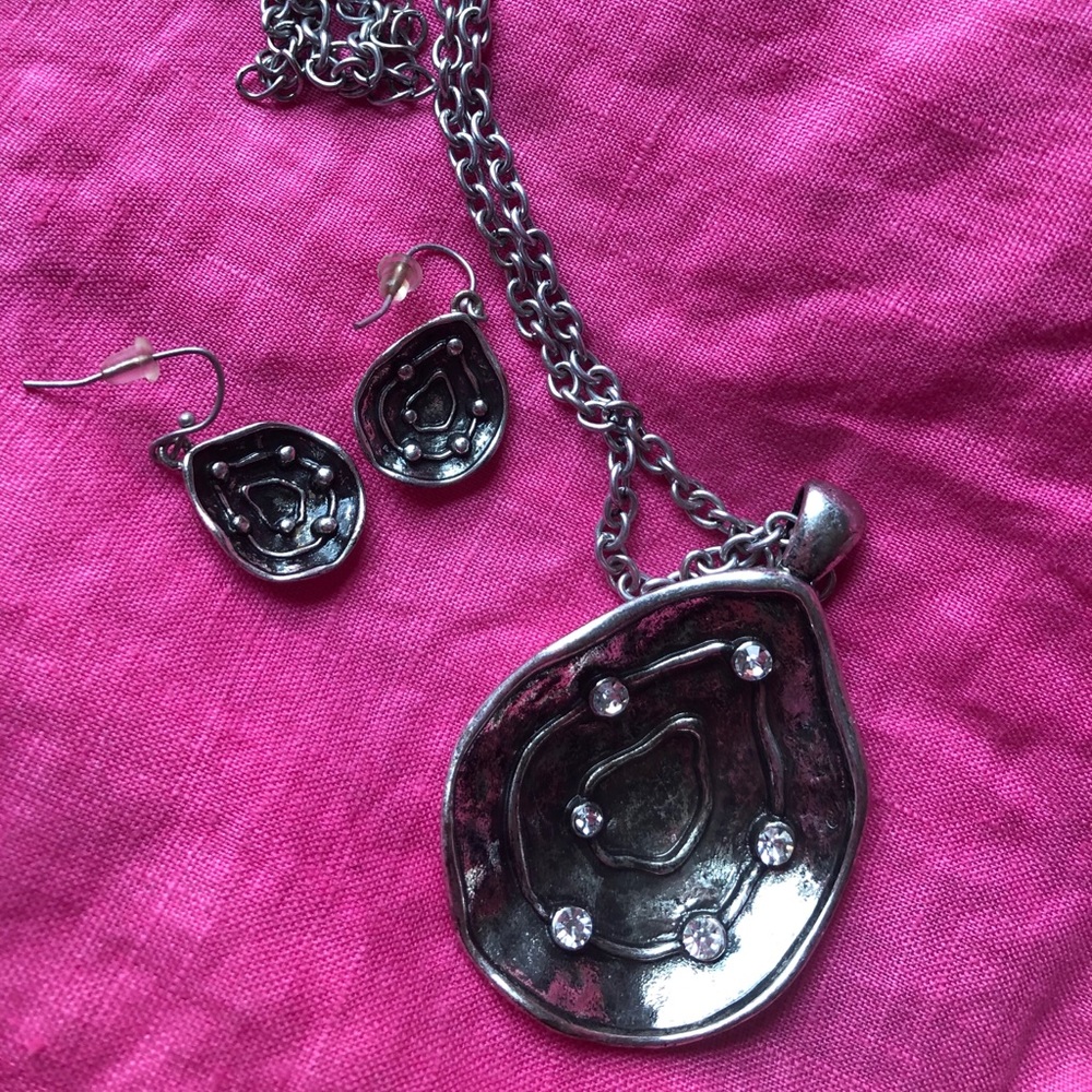 Premier Designs Necklace and earrings set
